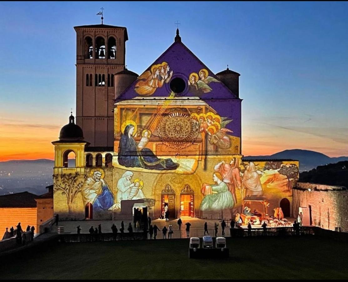 Апартаменти Francesco House Family Ассізі Екстер'єр фото